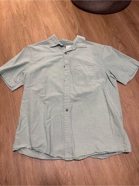 Old Navy Short-Sleeve Button-Down Shirt in Seafoam Green